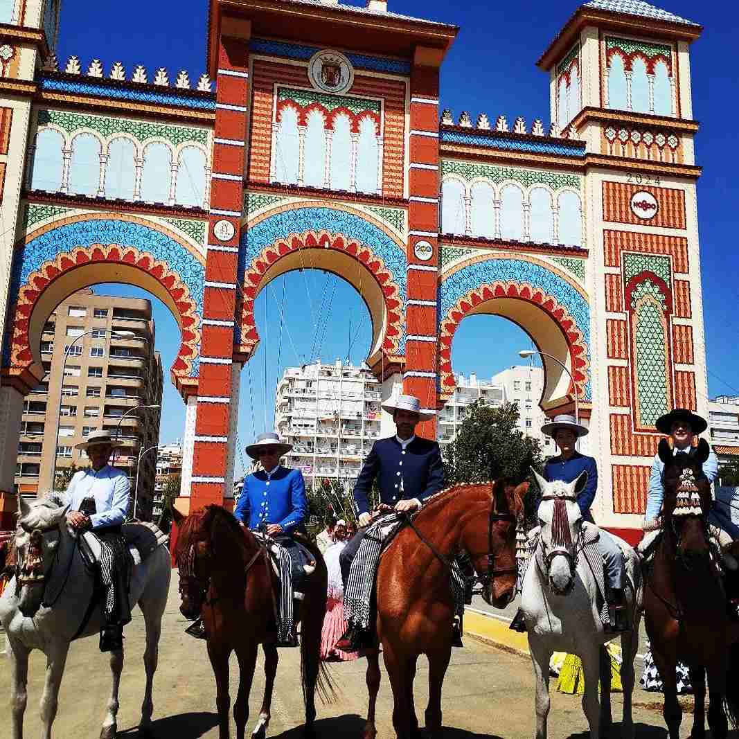 Paseo en caballo por Sevilla - Centro Hipico Doble M